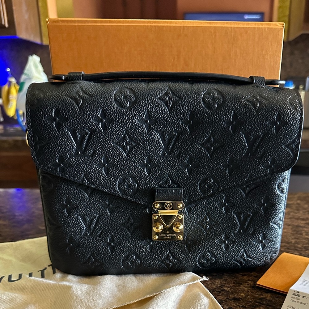 Louis Vuitton Pochette Métis